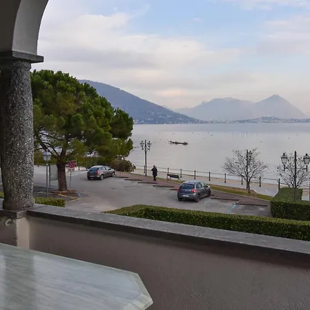 Bed, Boat And Beach In Feriolo Direkt Am See Apartment