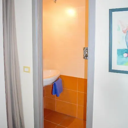 Bed, Boat And Beach In Feriolo Direkt Am See Apartment *